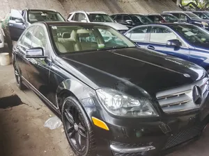 Mercedes-Benz C300 Luxury Sedan RWD (3.0L 6cyl 7A) 2010 Black