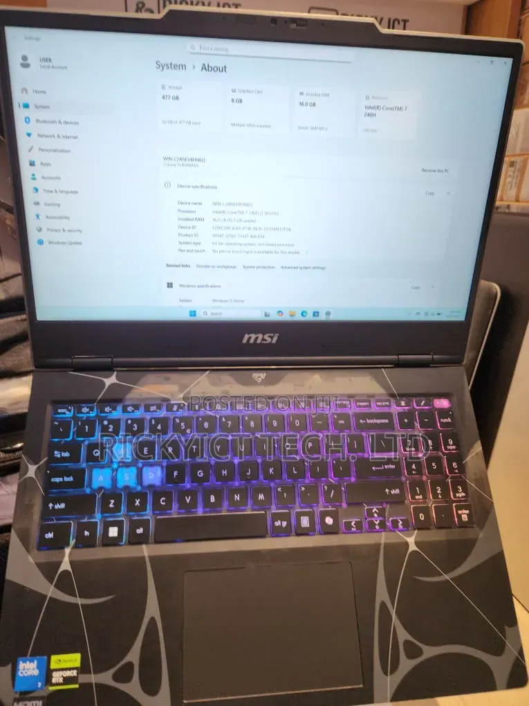 Laptop MSI Cyborg 15 16GB Intel Core Ultra 7 SSD 512GB
