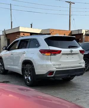 Toyota Highlander Limited 4x2 V6 (3.5L 6cyl 8A) 2017 White