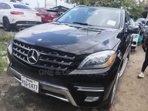 Mercedes-Benz M Class ML350 4dr SUV (3.5L 6cyl 7A) 2015 Black