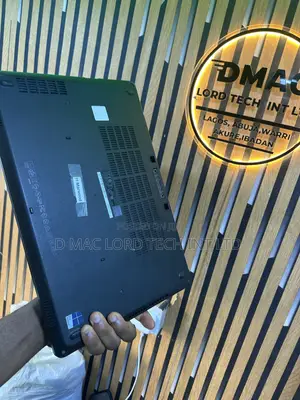 Laptop Dell Latitude 15 E5570 8GB Intel Core i5 SSD 256GB