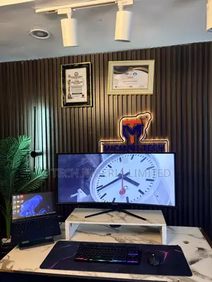 34” Curved Prism Monitor