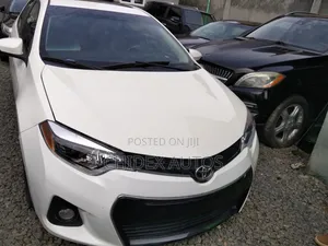 Toyota Corolla 2014 White