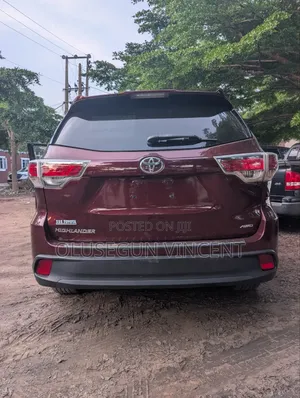 Toyota Highlander LE V6 4x4 (3.5L 6cyl 6A) 2016 Burgundy