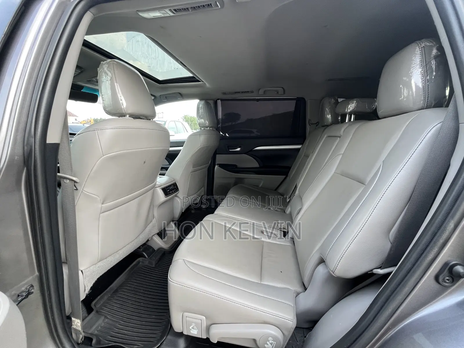 Toyota Highlander XLE 2019 Gray
