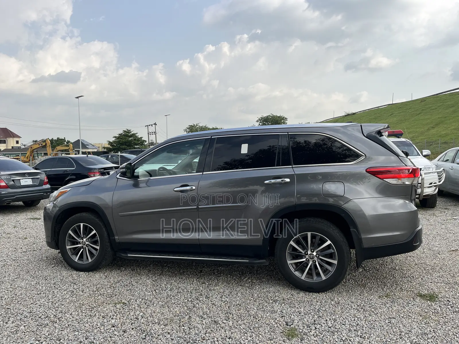 Toyota Highlander XLE 2019 Gray