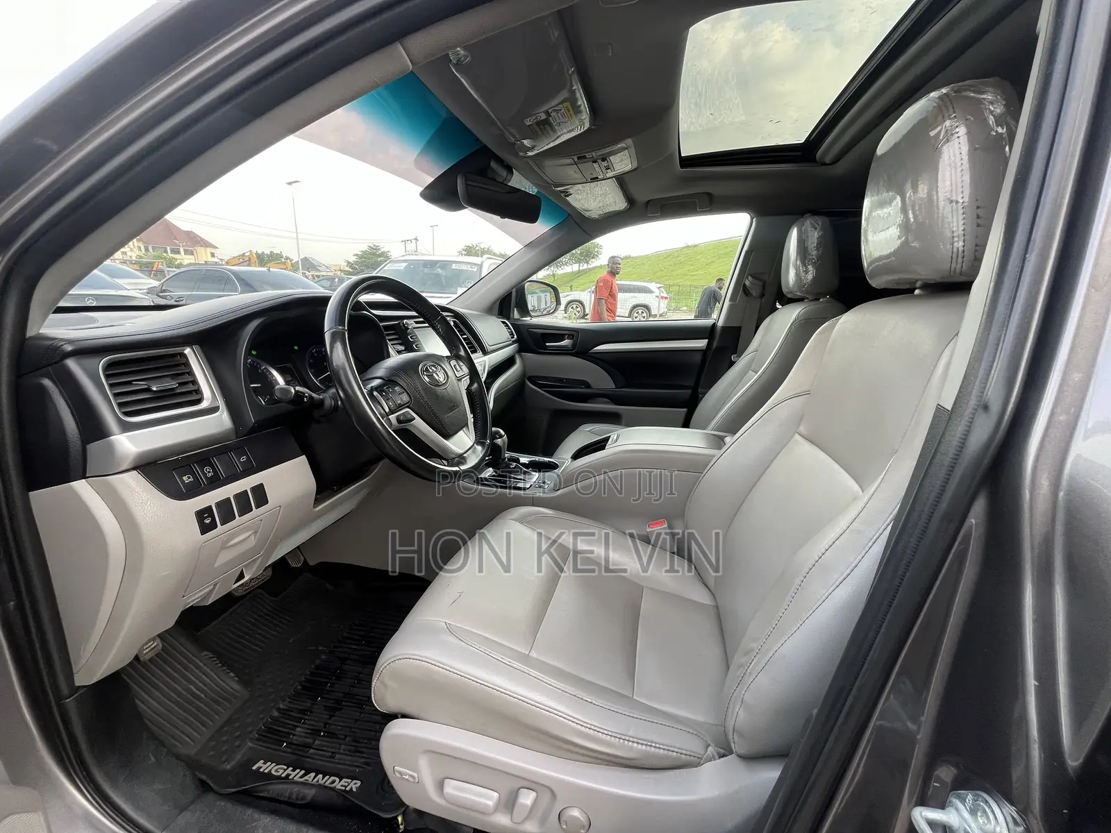 Toyota Highlander XLE 2019 Gray