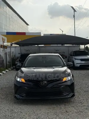 Toyota Camry LE FWD (2.5L 4cyl 8AM) 2018 Black
