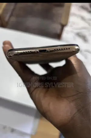 Apple iPhone XS Max 64 GB Gold