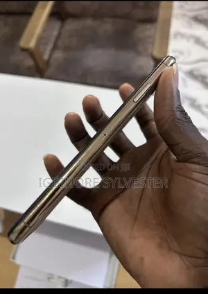 Apple iPhone XS Max 64 GB Gold