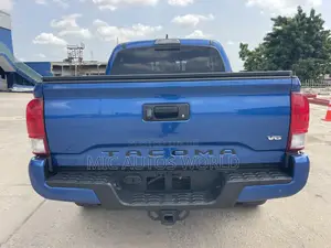 Toyota Tacoma 2017 Blue