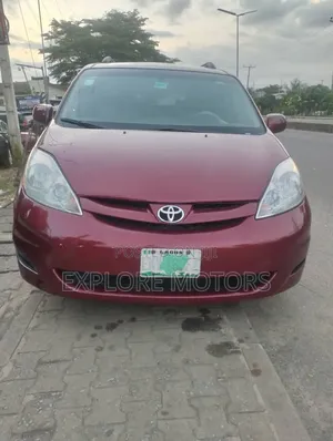 Toyota Sienna 2008 Red