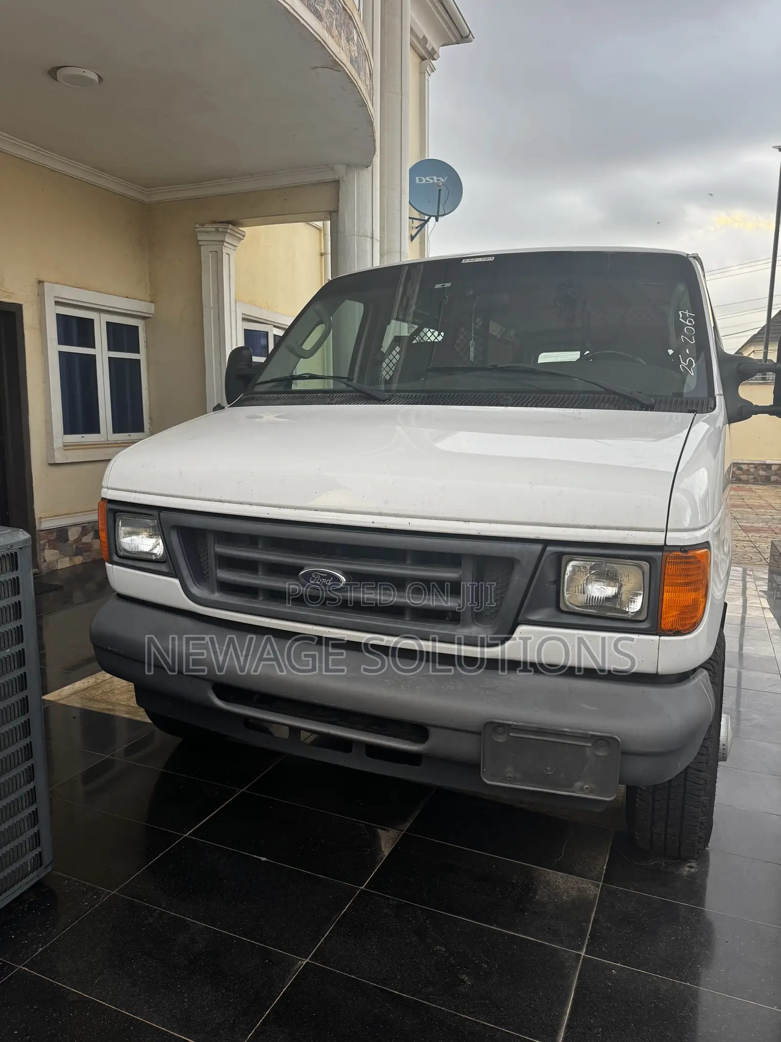 Ford Econoline 2007 White