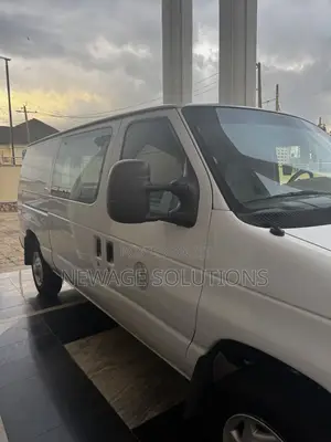 Ford Econoline 2007 White
