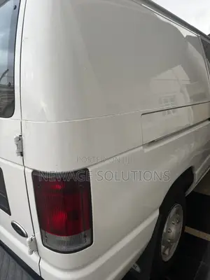 Ford Econoline 2007 White