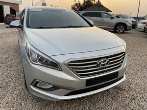 Hyundai Sonata Sport 2.0T Sedan FWD (2.0L 4cyl 6A) 2017 Silver