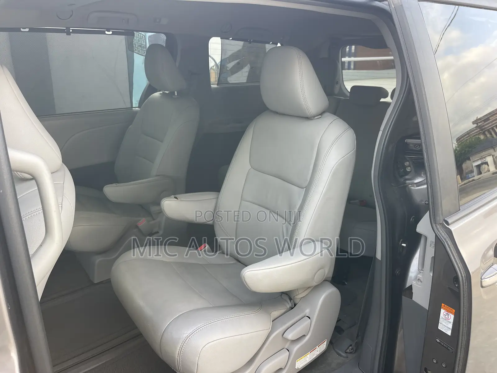 Toyota Sienna 2015 Gray