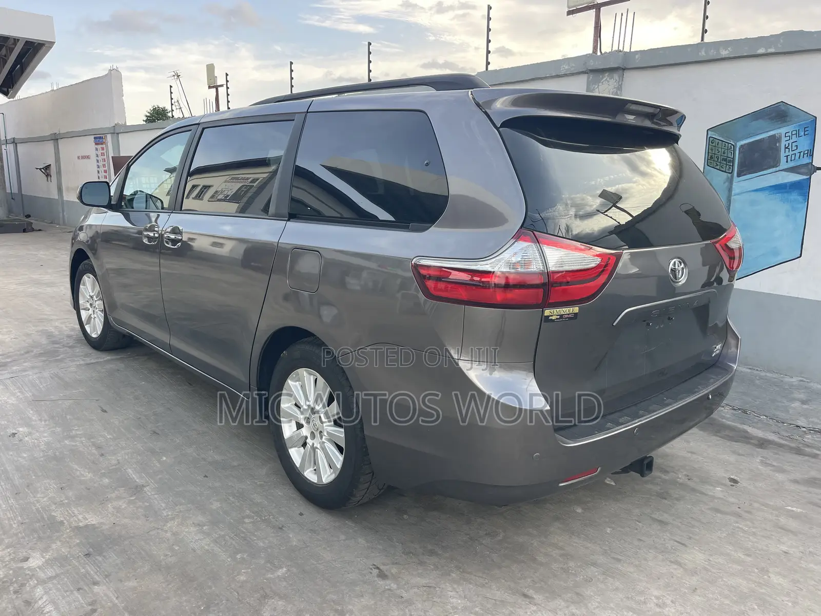 Toyota Sienna 2015 Gray