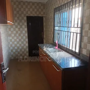 3bdrm Block of Flats in Oluyole, Akala Express for rent