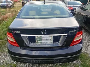 Mercedes-Benz C300 2010 Blue