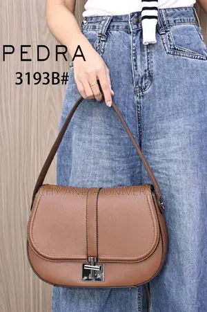 Pedra Handbag With Purse