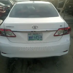 Toyota Corolla 2012 White
