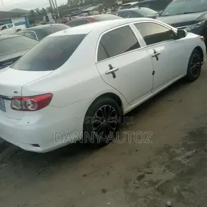 Toyota Corolla 2012 White