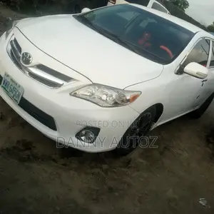 Toyota Corolla 2012 White