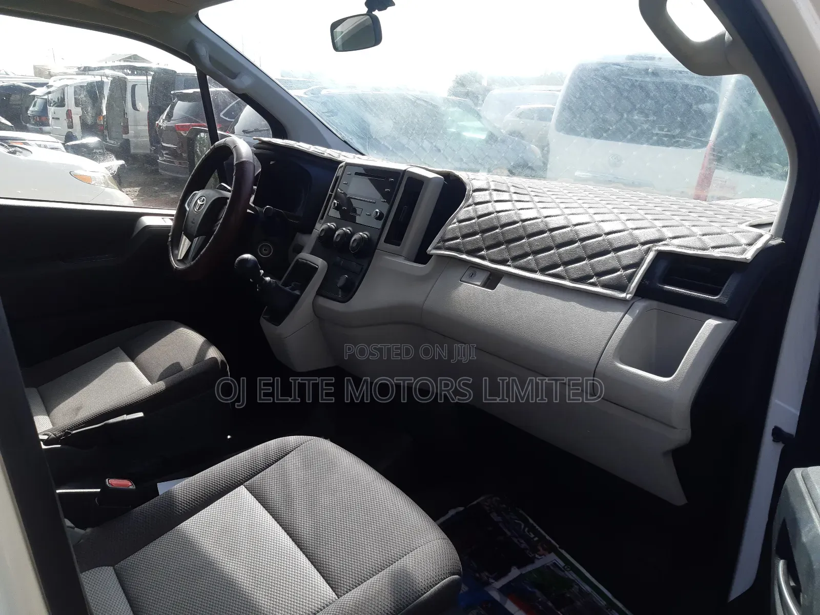 Toyota HiAce 2022 White