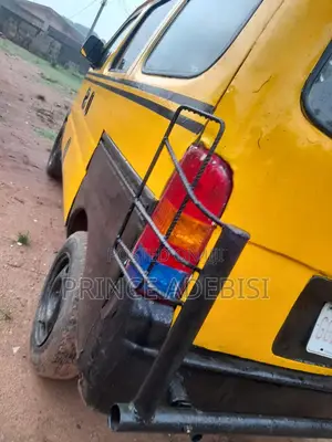 Suzuki APV Minibus 2005 Yellow