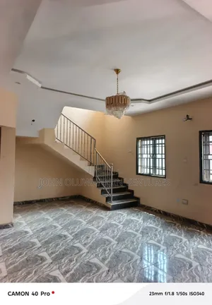 3bdrm Duplex in Akala Estate, Akobo for rent