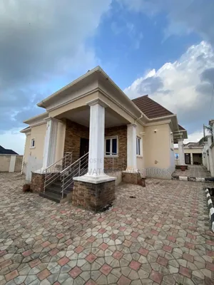 4bdrm Bungalow in Elewuro, Akobo for rent