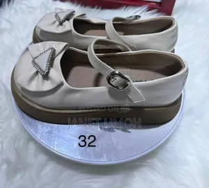 Girls Patent Cream Shoes – Size 32 Cute and Classy.