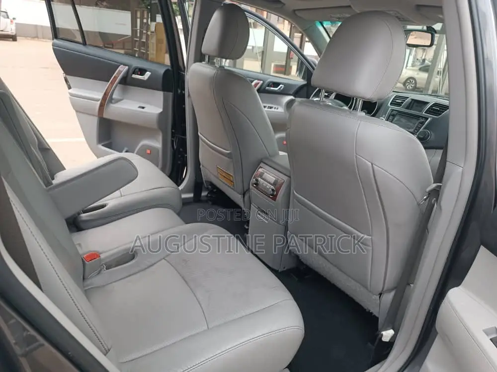 Toyota Highlander 2013 Gray