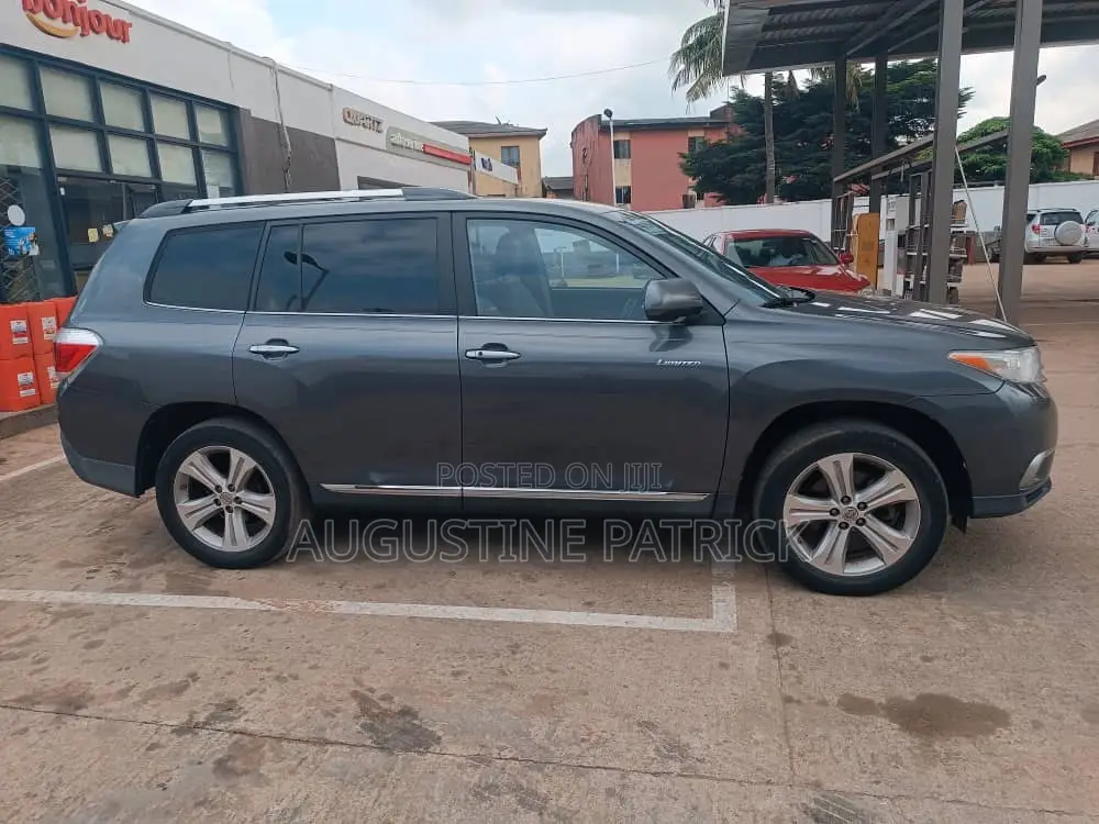 Toyota Highlander 2013 Gray