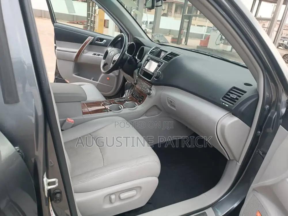 Toyota Highlander 2013 Gray