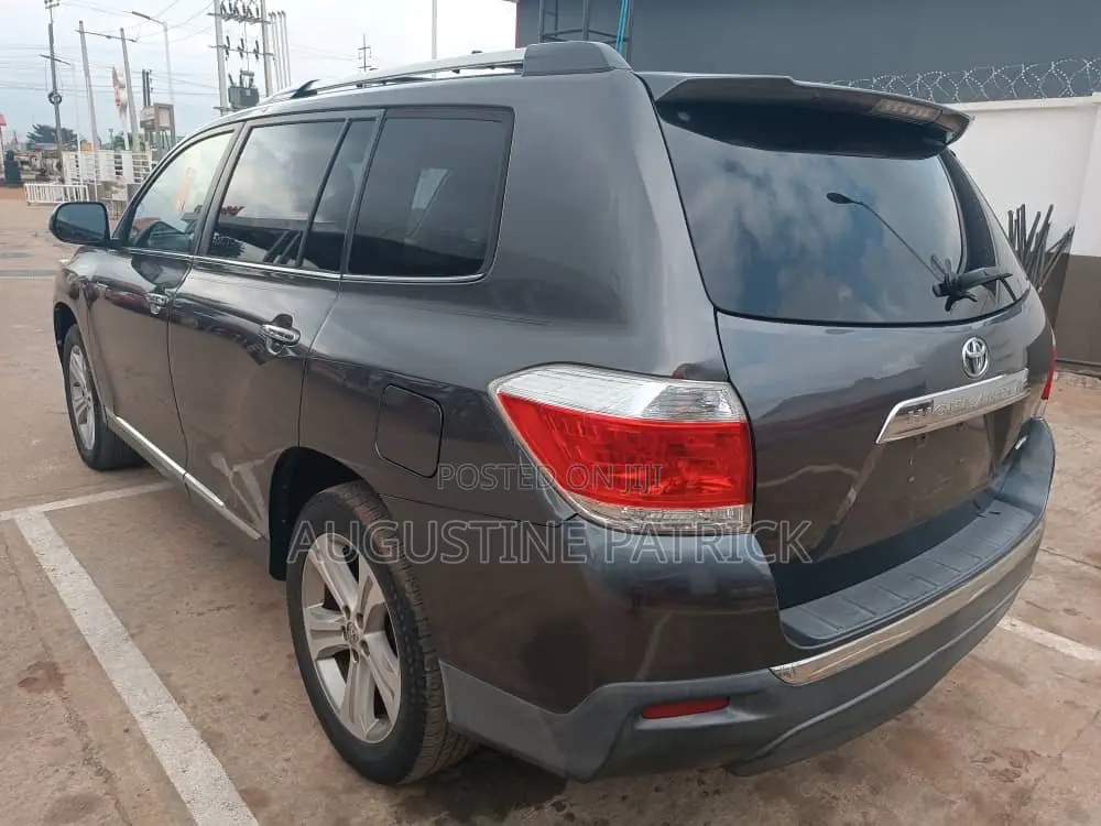 Toyota Highlander 2013 Gray