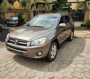 Toyota RAV4 2010