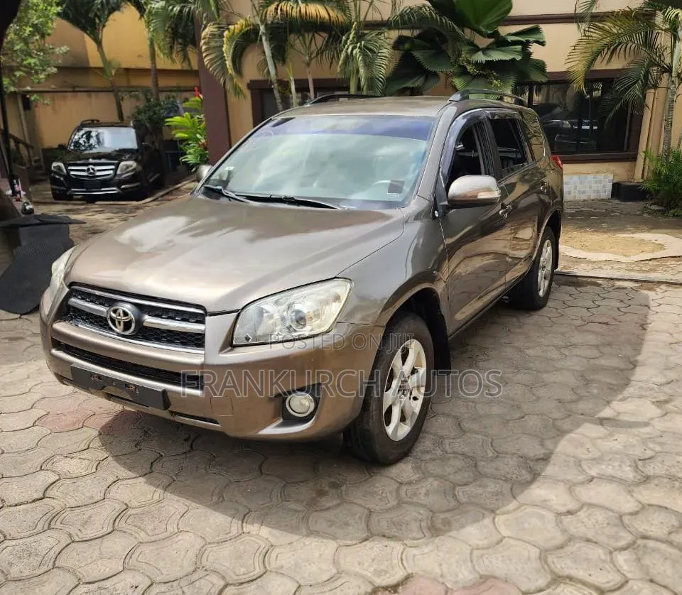Toyota RAV4 2010