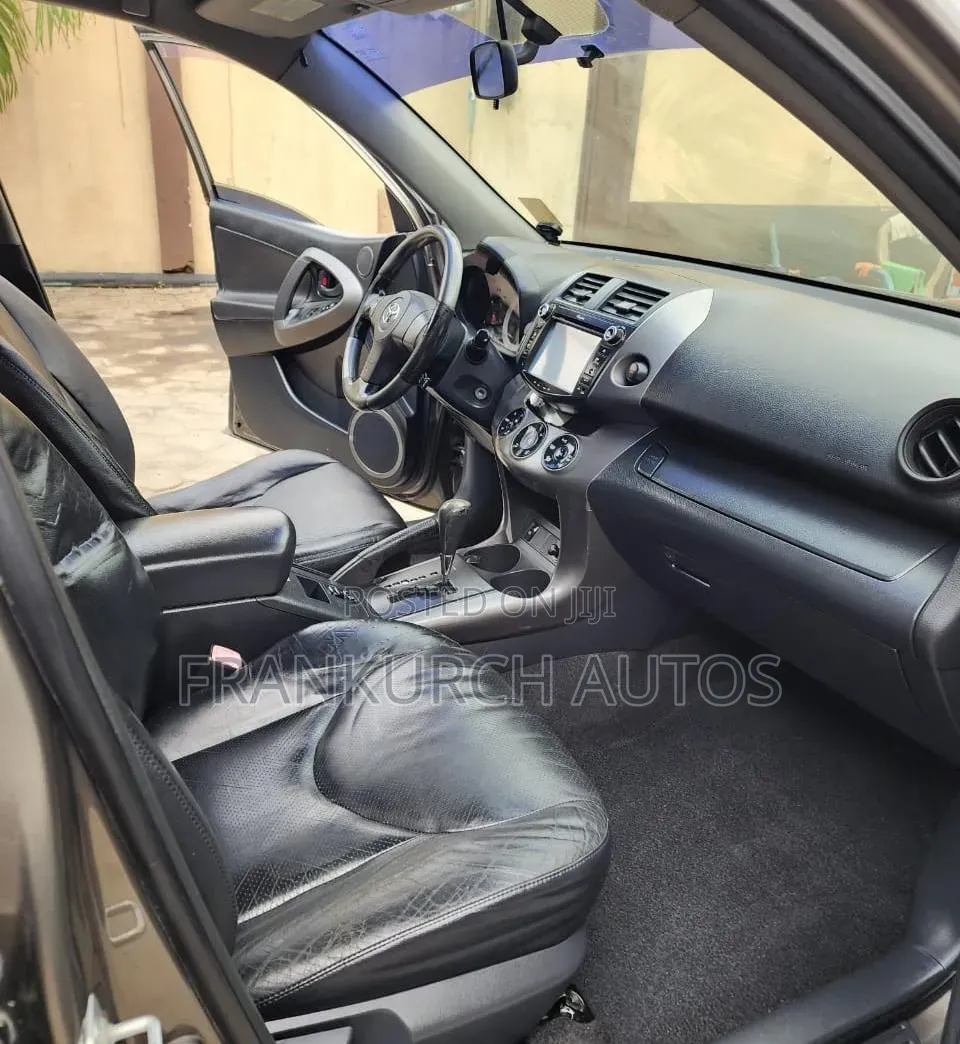 Toyota RAV4 2010