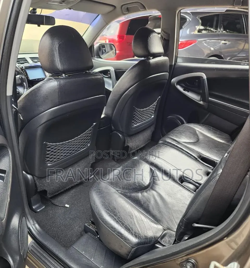 Toyota RAV4 2010