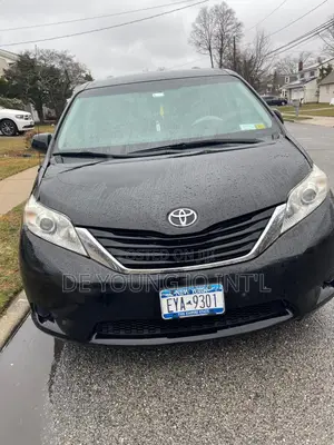 Toyota Sienna LE 8 Passenger 2011 Black