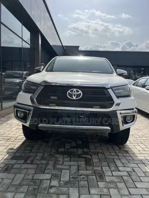Toyota Hilux 2021 White