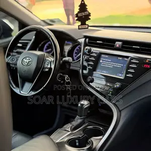 Toyota Camry SE (2.5L 4cyl 8A) 2019 Green