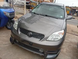 Toyota Matrix XR Hatchback FWD (1.8L 4cyl 4A) 2004 Gray