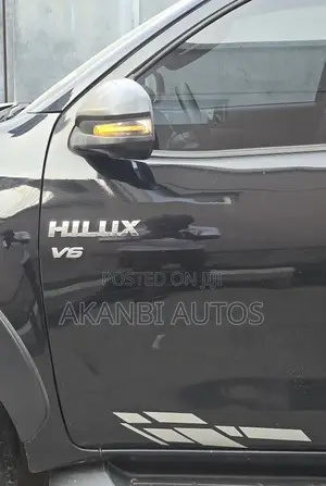 Toyota Hilux 2022 Black