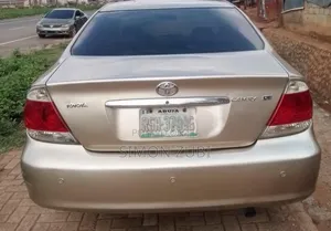 Toyota Camry 2005 Gold