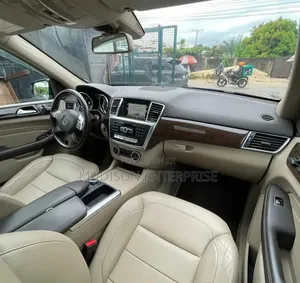 Mercedes-Benz M Class ML350 4dr SUV (3.5L 6cyl 7A) 2014 Blue