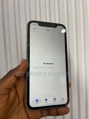 Apple iPhone 11 64 GB White