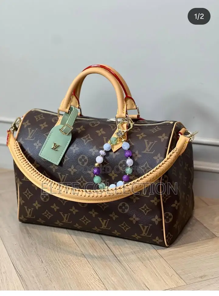 Louis Vuitton Quality:- Luxury Material:- Leather Size:- Medium